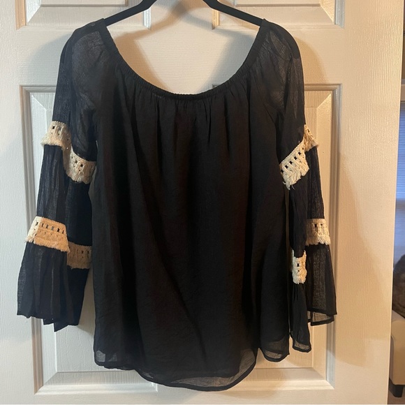 Nordstrom VaVa by Joy Han Black Long Sleeve Top Crochet Sleeve Detail Medium EUC - Picture 3 of 7